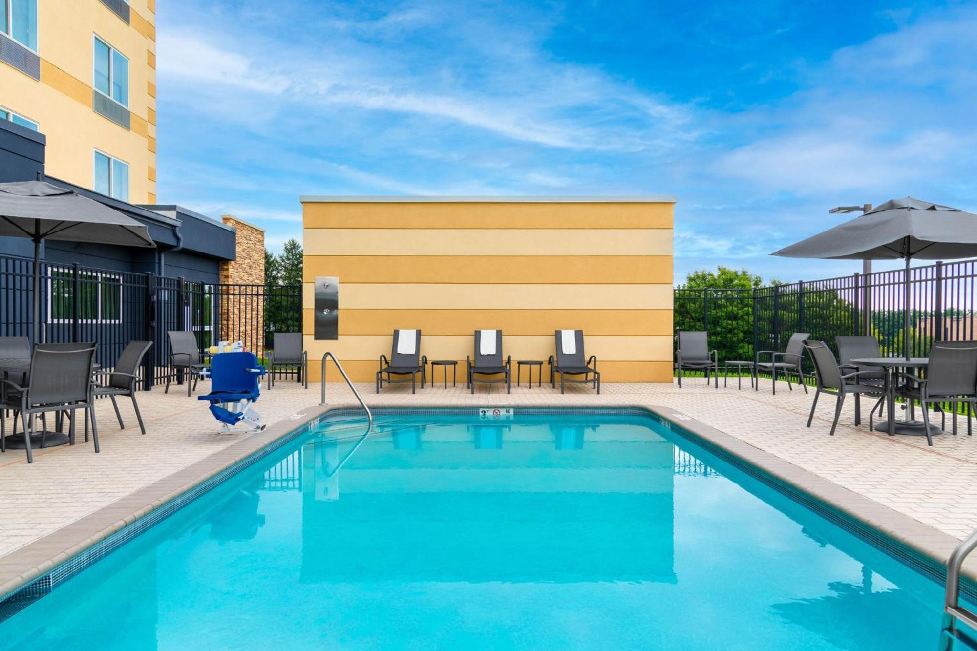 Fairfield Inn & Suites By Marriott Martinsburg Exterior foto